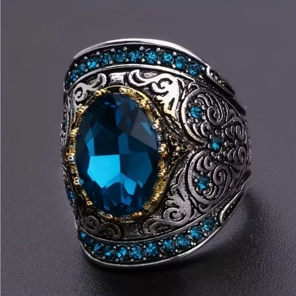 💙 Unique Elegant Silver Ring with Blue Gemstone& Handcrafted Detail 💙 - Picture 6 of 7